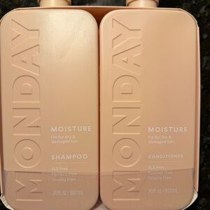 MONDAY Moisture Shampoo & Conditioner Set